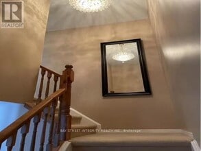 231 Dicenzo Dr in Hamilton, ON - Building Photo - Building Photo