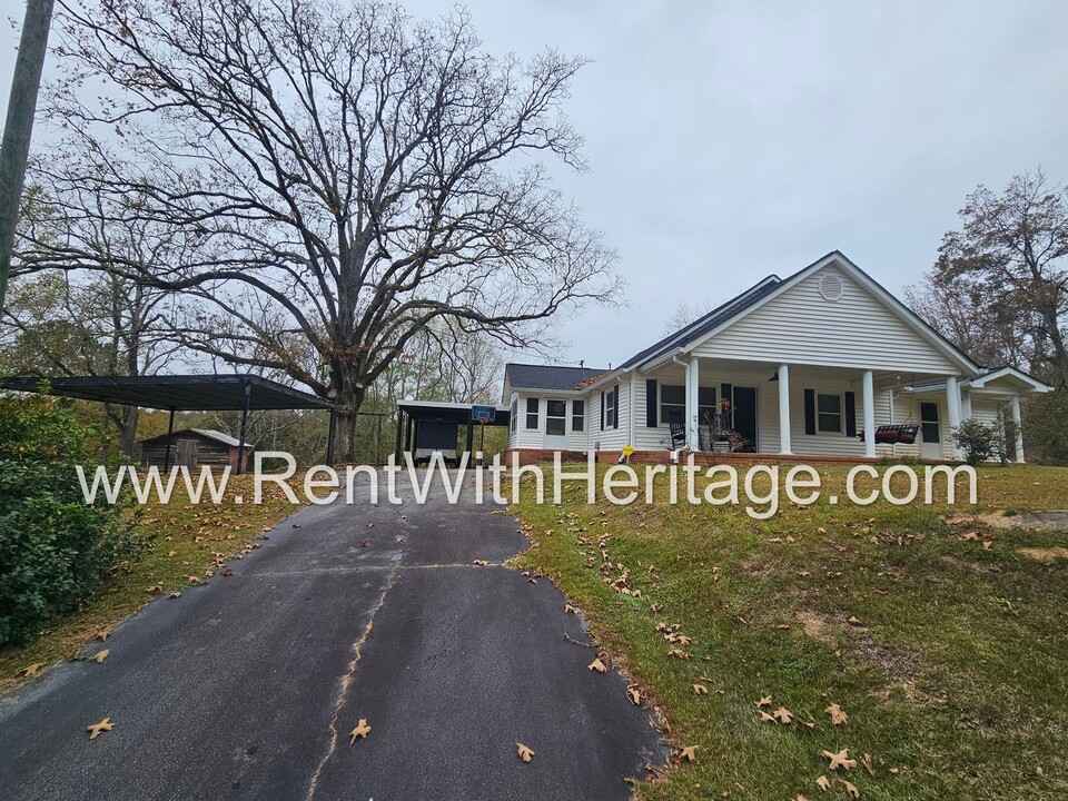 7477 Post Rd in Winston, GA - Foto de edificio