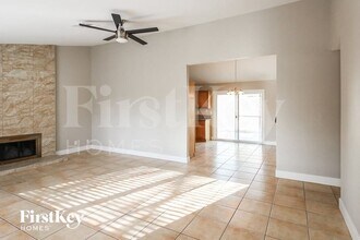 904 Shadow Mountain Pl in Las Vegas, NV - Building Photo - Building Photo