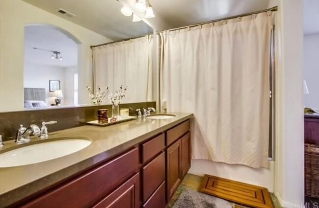 2281 Huntington Point Rd in Chula Vista, CA - Building Photo - Building Photo