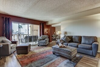 7940 E Camelback Rd in Scottsdale, AZ - Building Photo - Building Photo