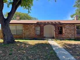 8024 Echo Wind St in San Antonio, TX - Building Photo