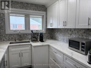 260 Hillside Dr in Mississauga, ON - Building Photo - Building Photo