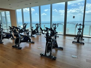 300 Biscayne Blvd in Miami, FL - Building Photo - Building Photo