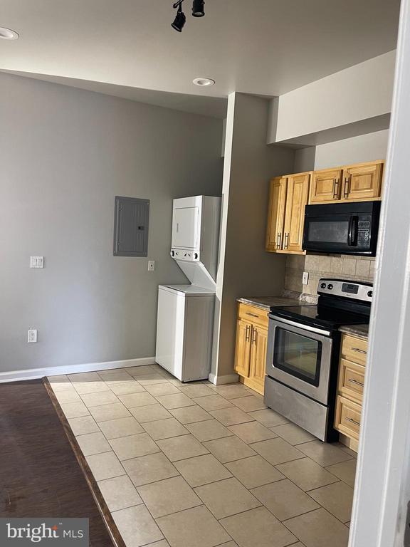 2562 N 31st St in Philadelphia, PA - Building Photo - Building Photo