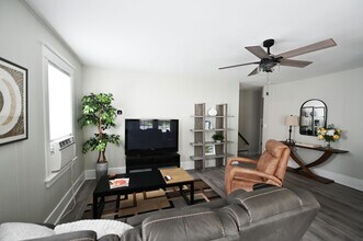 7 De Laval Pl, Unit 1 in Poughkeepsie, NY - Building Photo - Building Photo