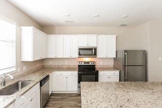 2022 Delta Downs Dr in Seagoville, TX - Foto de edificio - Building Photo