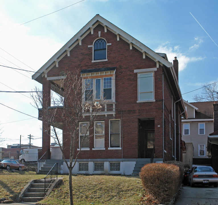 855 Lincoln Ave in Cincinnati, OH - Building Photo