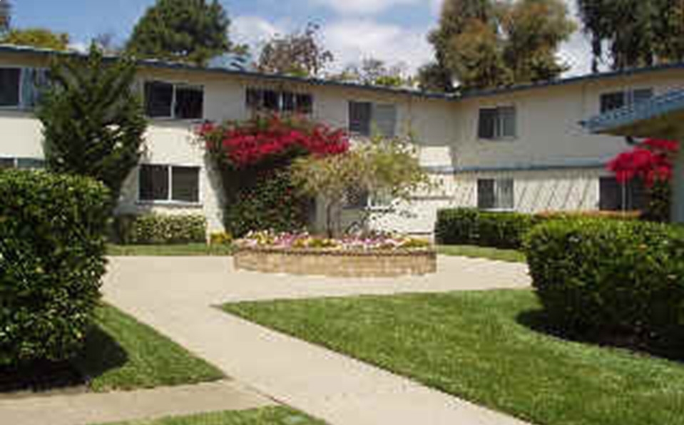 College Gardens in San Luis Obispo, CA - Foto de edificio