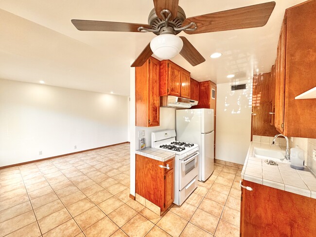 1278 N Van Ness Ave in Los Angeles, CA - Building Photo - Building Photo