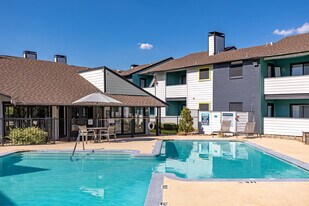 Blakely Apartments in Arlington, TX - Building Photo