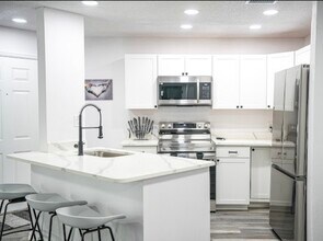 4528 Commander Dr, Unit 2008 in Orlando, FL - Building Photo - Building Photo