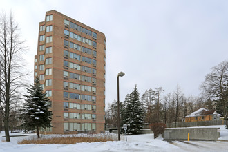 The Regency in Kitchener, ON - Building Photo - Building Photo