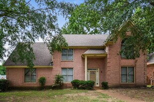 8664 Meadow Green Dr in Memphis, TN - Building Photo