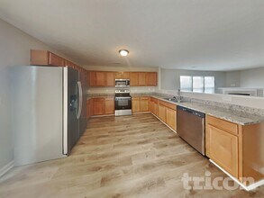 904 Grand Oak Dr in Smyrna, TN - Foto de edificio - Building Photo