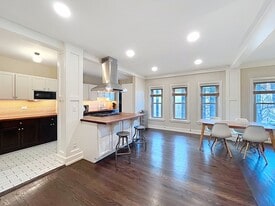 2330 Euclid Heights Blvd in Cleveland, OH - Building Photo