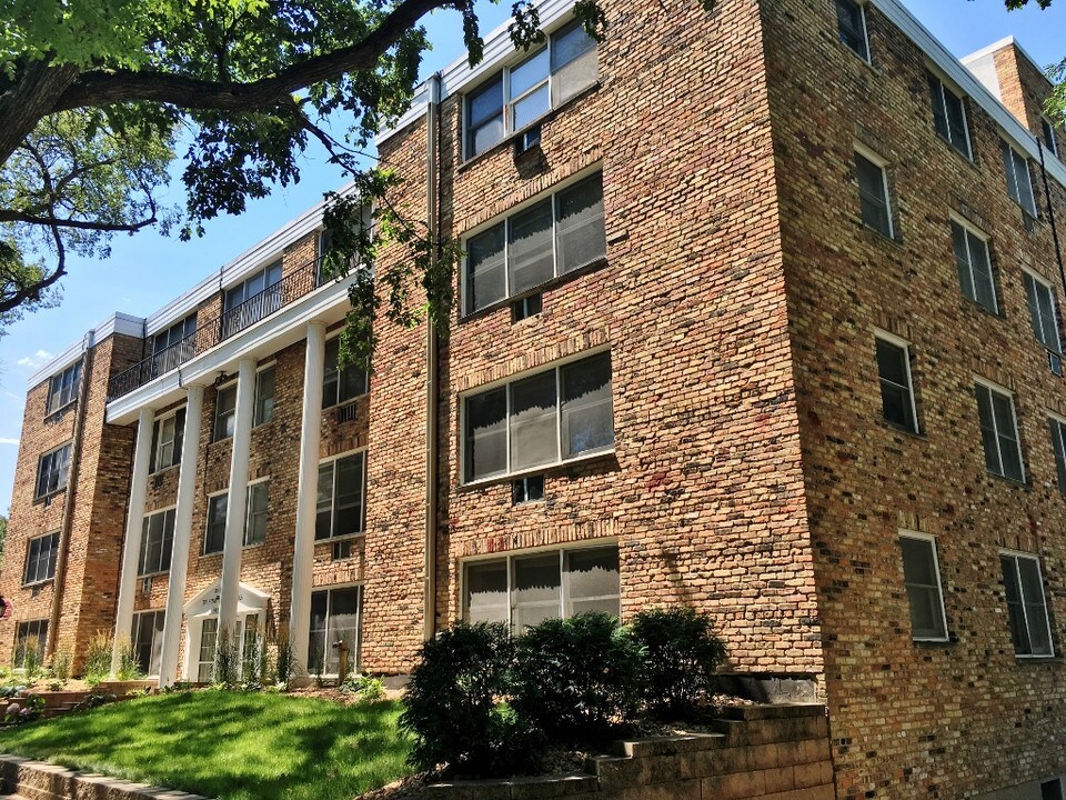 Kings Highway Apartments in Minneapolis, MN - Building Photo