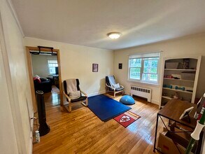 23 Heath St, Unit 1 in Brookline, MA - Building Photo - Building Photo