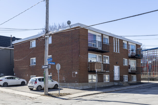 30 Saint-Étienne St in Gatineau, QC - Building Photo - Primary Photo