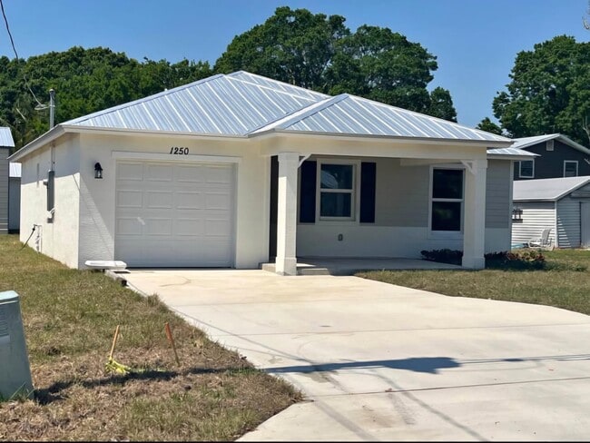 property at 1240 NW Antoch Ave