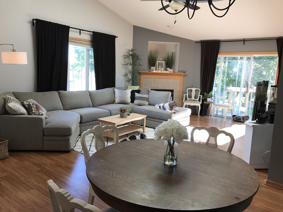 1053 Tamarack Way in Verona, WI - Building Photo