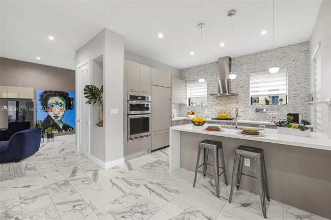 8234 NW 46th Terrace in Doral, FL - Building Photo - Building Photo