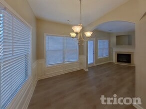 2215 Oakland Downs Way in Lawrenceville, GA - Foto de edificio - Building Photo