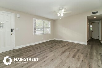 950 Lormann Cir in Longwood, FL - Foto de edificio - Building Photo