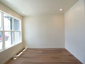 3038 Kingbird Dr in Eagle Mountain, UT - Building Photo - Building Photo