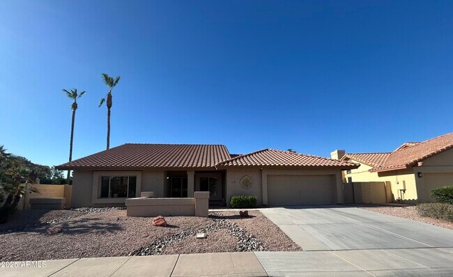 property at 2563 N Tamarisk St