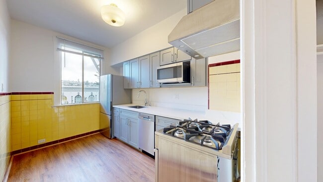 2420 Market St in San Francisco, CA - Building Photo - Building Photo