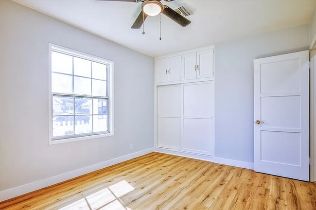 6621 Lindley Ave in Los Angeles, CA - Building Photo - Building Photo