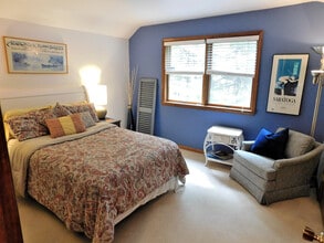 19 Timber Ln in Saratoga Springs, NY - Building Photo - Building Photo