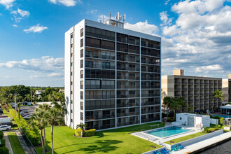 Sunset North in North Fort Myers, FL - Building Photo - Building Photo