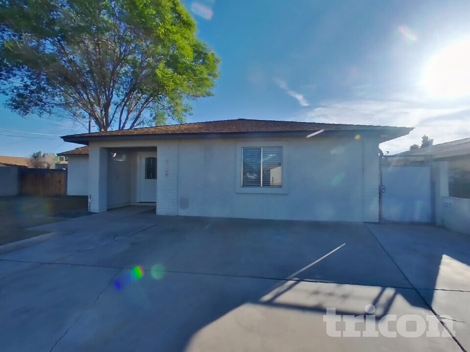 1005 S Solomon in Mesa, AZ - Foto de edificio