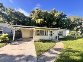 124 W Hazel St in Orlando, FL - Building Photo