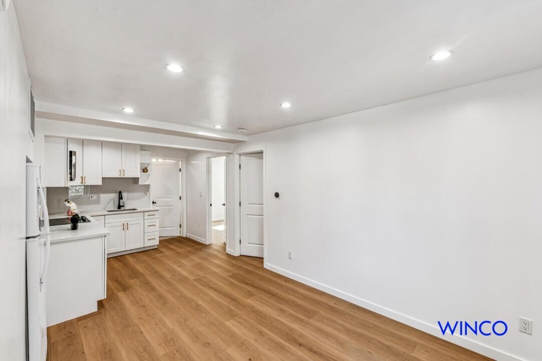 372 Avalon Dr in South San Francisco, CA - Building Photo