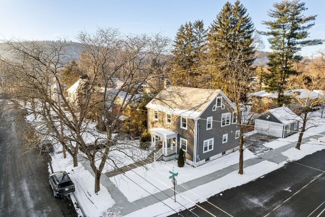 13 Chapin St in Binghamton, NY - Foto de edificio - Building Photo