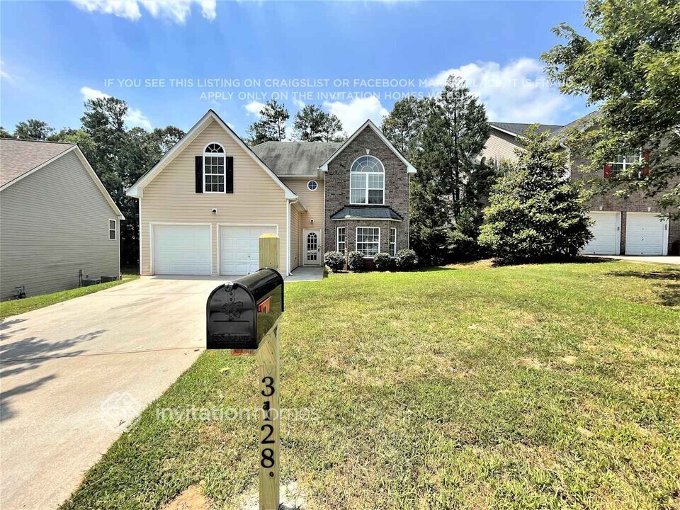 3128 Hunting Creek Pass in Douglasville, GA - Building Photo