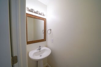 1000 E Blf Vw Dr in Washington, UT - Building Photo - Building Photo