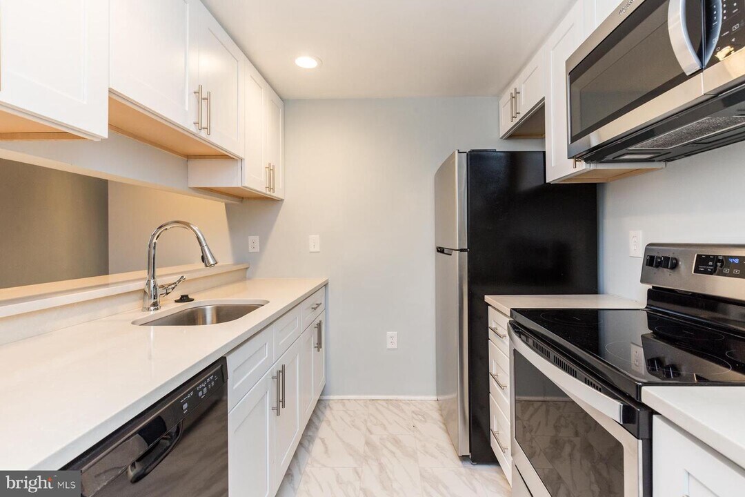 1601 Spring Garden St Photo