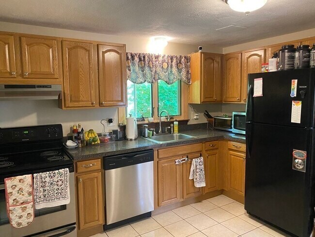 17 Circle Rd in Lexington, MA - Building Photo - Building Photo