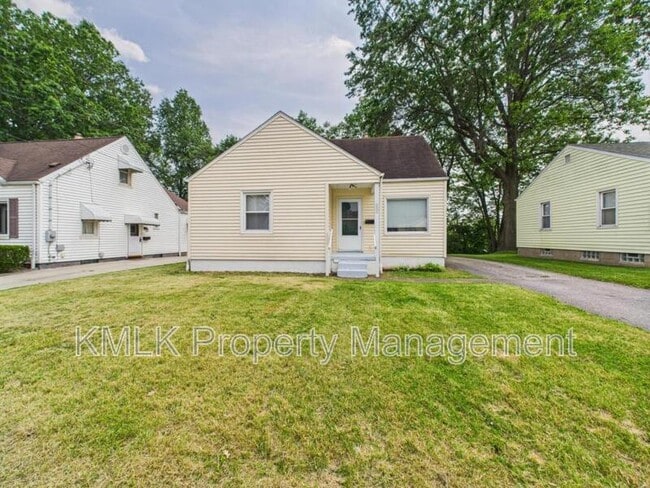 636 Lurie Ave in Akron, OH - Building Photo - Building Photo