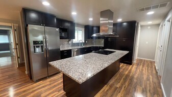 39842 Burnside Loop in Astoria, OR - Building Photo