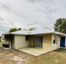 402 S 14th St in Fort Pierce, FL - Building Photo - Building Photo