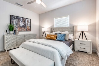 Grand Oak in Largo, FL - Building Photo - Interior Photo