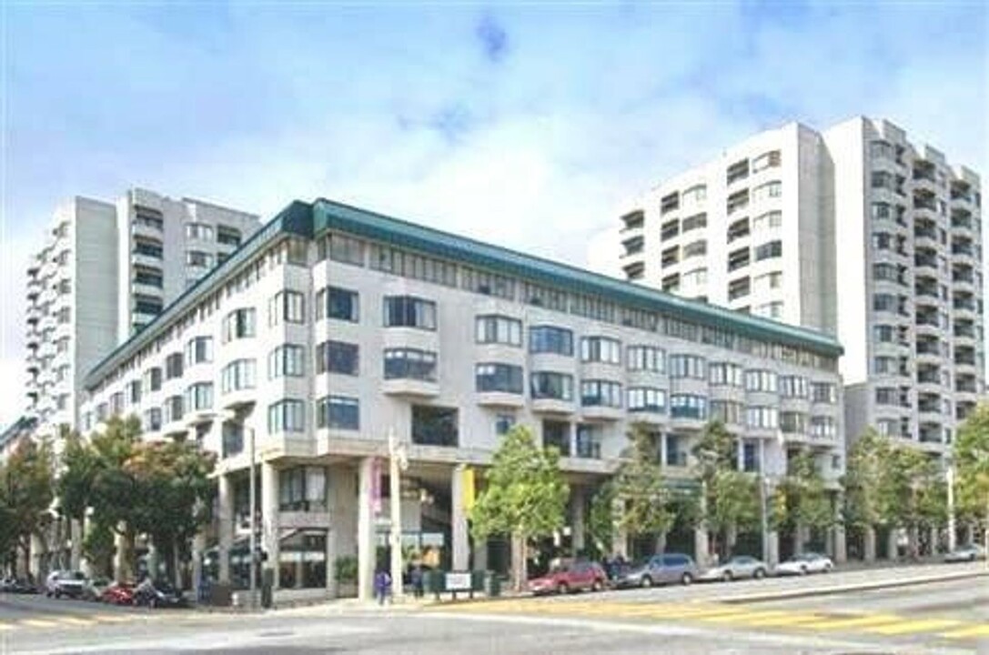 601 Van Ness Ave in San Francisco, CA - Building Photo