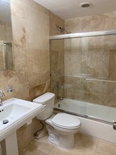 1872 NE 46th St in Fort Lauderdale, FL - Building Photo - Building Photo