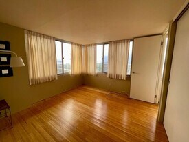 1060 Kamehameha Hwy in Pearl City, HI - Building Photo