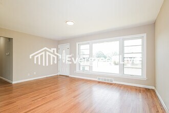 380 S St Jacques St in Florissant, MO - Building Photo - Building Photo